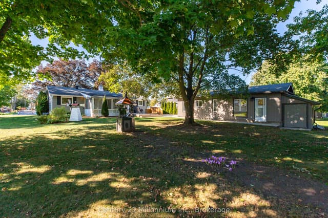 Detached at 1945 7th Avenue E, Owen Sound, ON N4K 2Z8