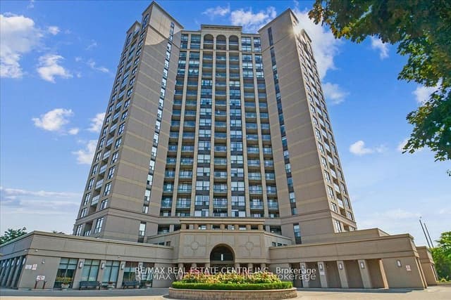 Condo Townhouse at 220 Forum Drive TH#111, Mississauga, ON L4Z 4K1
