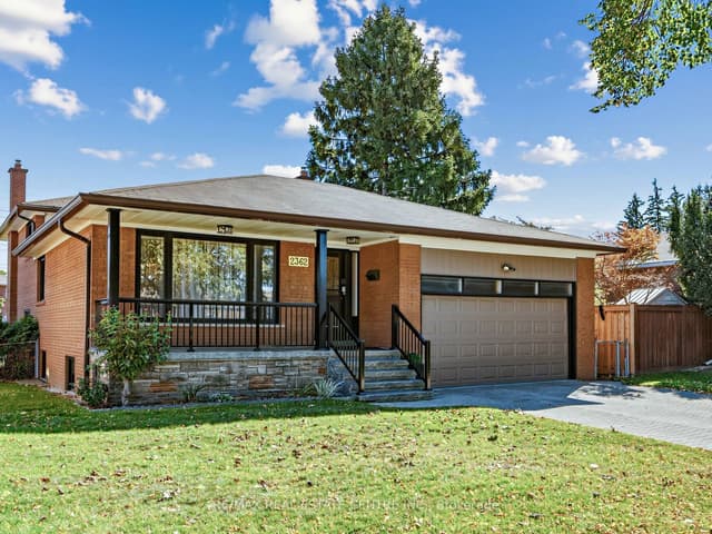 Detached at 2362 Denise Road, Mississauga, ON L4X 1J4