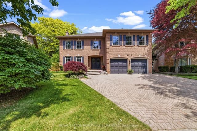 Detached at 1113 Valleywood Court, Oakville, ON L6M 2C4