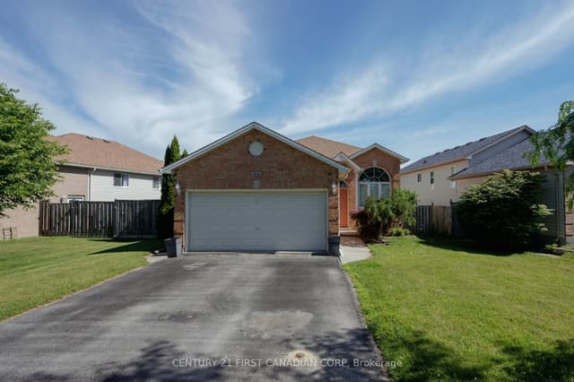 Detached at 1638 Marconi Boulevard, London East, ON N5V 5E4