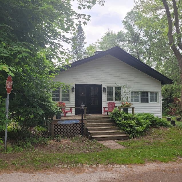 Detached at 19 HASTINGS Avenue, Tiny, ON L0L 1P0
