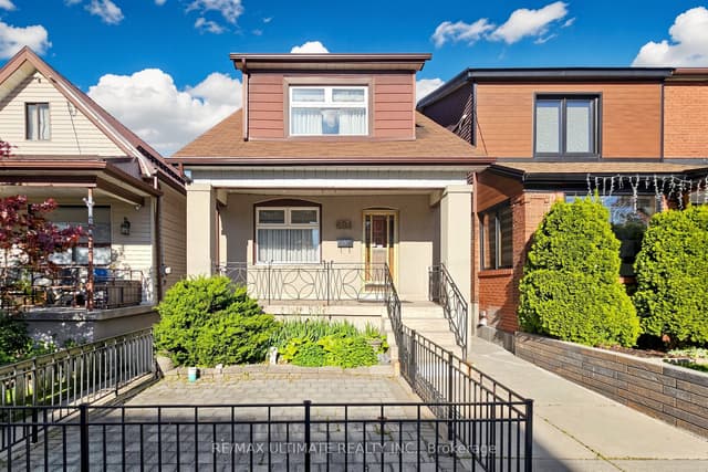 Detached at 494 Oakwood Avenue W, Toronto, ON M6E 2W7, Toronto C03