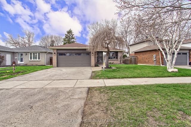 Detached at 30 Northgate Drive, Bradford West Gwillimbury, ON L3Z 2H5