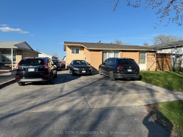 Detached at 7360 Manion Road, Mississauga, ON L4T 2K6