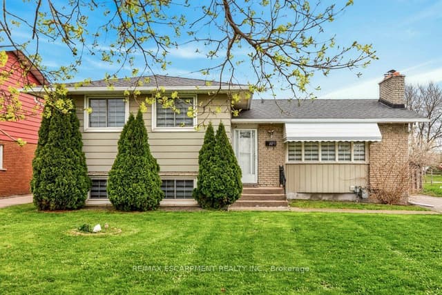 Detached at 20 ST. CHARLES Drive, Thorold, ON L2V 2W4