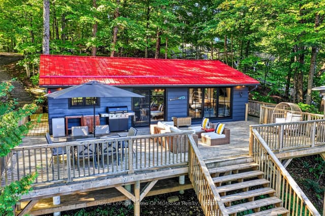 Detached at 1-1216 Shea Road, Muskoka Lakes, ON P0B 1M0