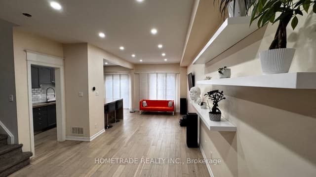 Att/Row/Townhouse at 231 Denise Circle, Newmarket, ON L3X 2K2