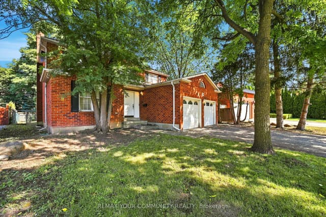 Detached at 34A Claridge Drive, Richmond Hill, ON L4C 6H3
