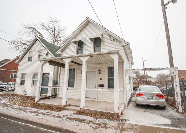 Detached at 42 North Street, St. Catharines, ON L2R 2S5