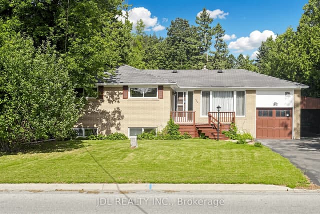 Detached at 105 Park Avenue, Newmarket, ON L3Y 1T6