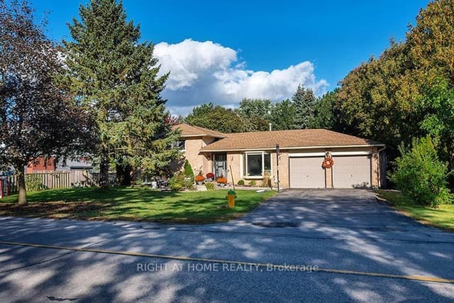 Detached at 45 Centennial Avenue, East Gwillimbury, ON L9N 1H1