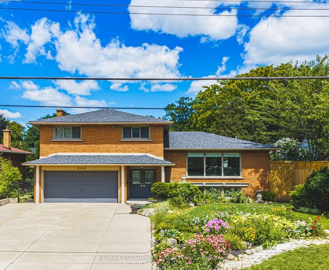 Detached at 364 FENNELL Avenue W, Hamilton, ON L9C 1G4