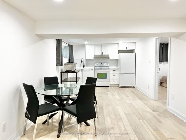 Detached at 2 Pannahill Road Room 2, Toronto, ON M3H 4N3, Toronto C06
