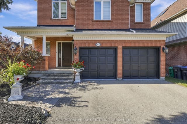 Detached at 964 Queen Street W, Mississauga, ON L5H 4J7
