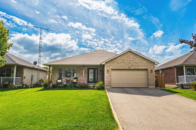 Detached at 915 St George Street, Norfolk, ON N0A 1N0