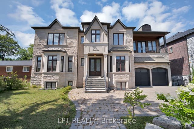 Detached at 2 Poplar Drive, Richmond Hill, ON L4E 2W5