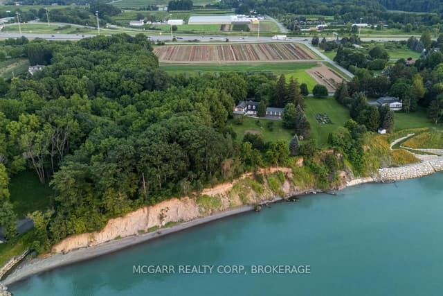 Detached at 1258 Lakeshore Road W, St. Catharines, ON L2R 6P9