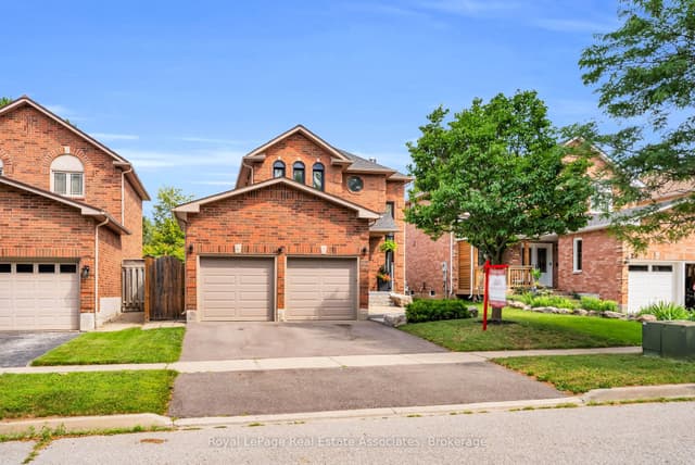 Detached at 22 Mccullough Crescent, Halton Hills, ON L7G 5N5