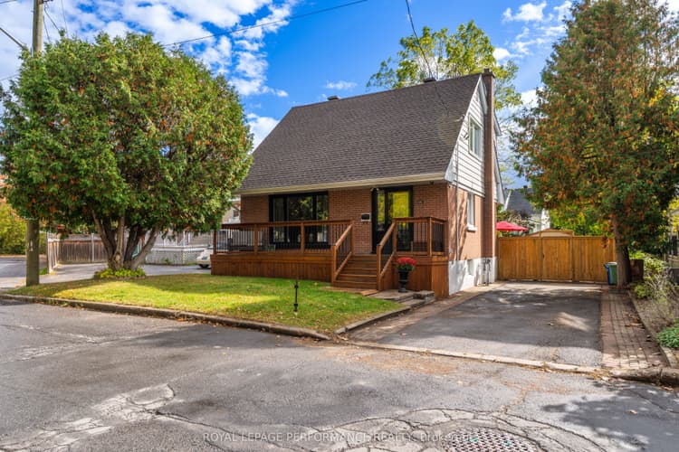 340 St-Denis Street