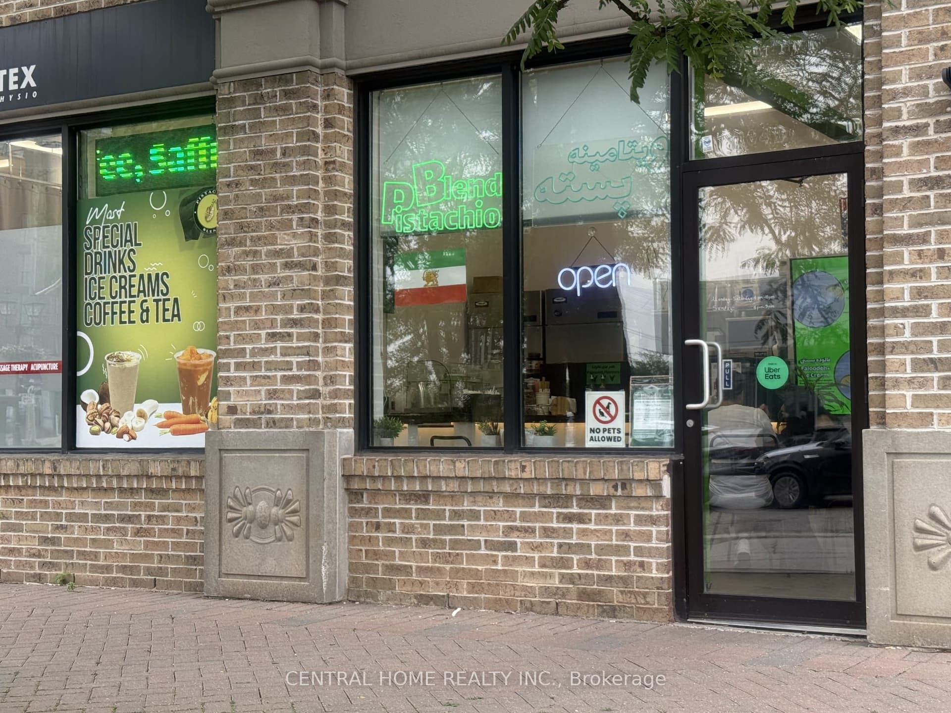 Unit 104, Unit 104 · 10376 Yonge St