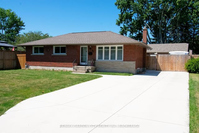 Detached at 91 Crescent Drive, Welland, ON L3B 2X4