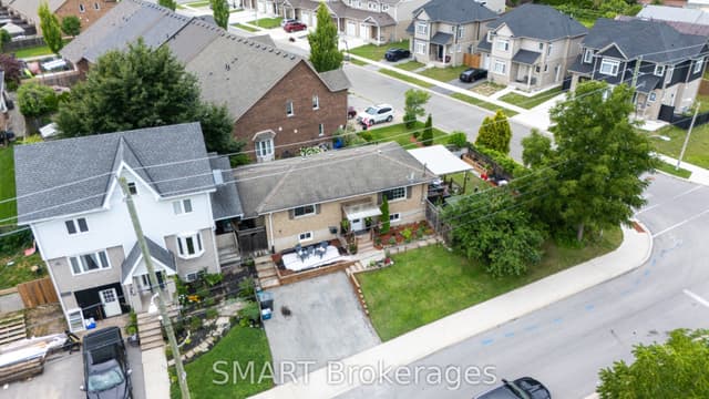 Detached at 23 Moffatt Street, St. Catharines, ON L2P 2L4