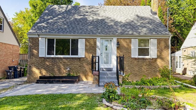 Detached at 226 Oakridge Drive, Toronto, ON M1M 2B3, Toronto E08