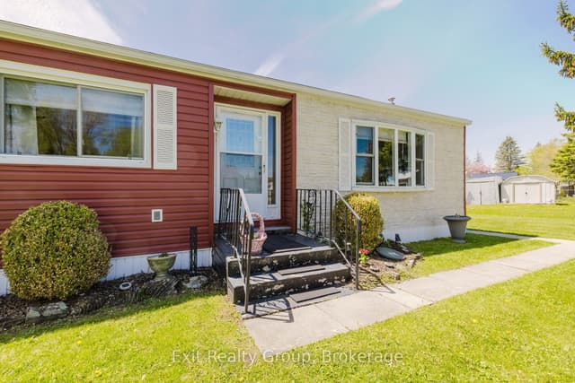 MobileTrailer at 63 Whites Road 172, Quinte West, ON K8V 5P5