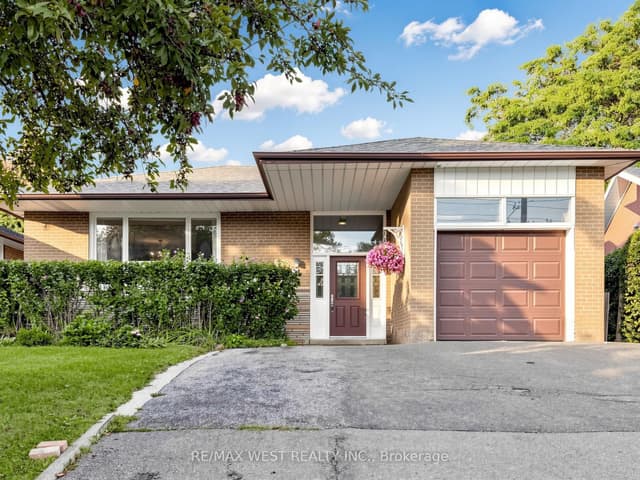 Detached at 941 Willowdale Avenue, Toronto, ON M2M 3C3, Toronto C14