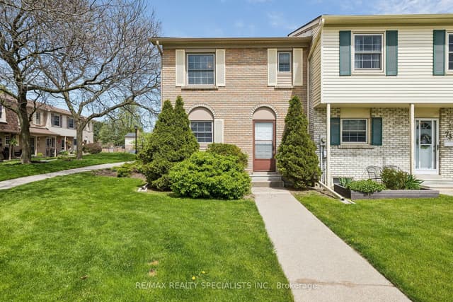 Condo Townhouse at 580 Eyer Drive 72, Pickering, ON L1W 3B7