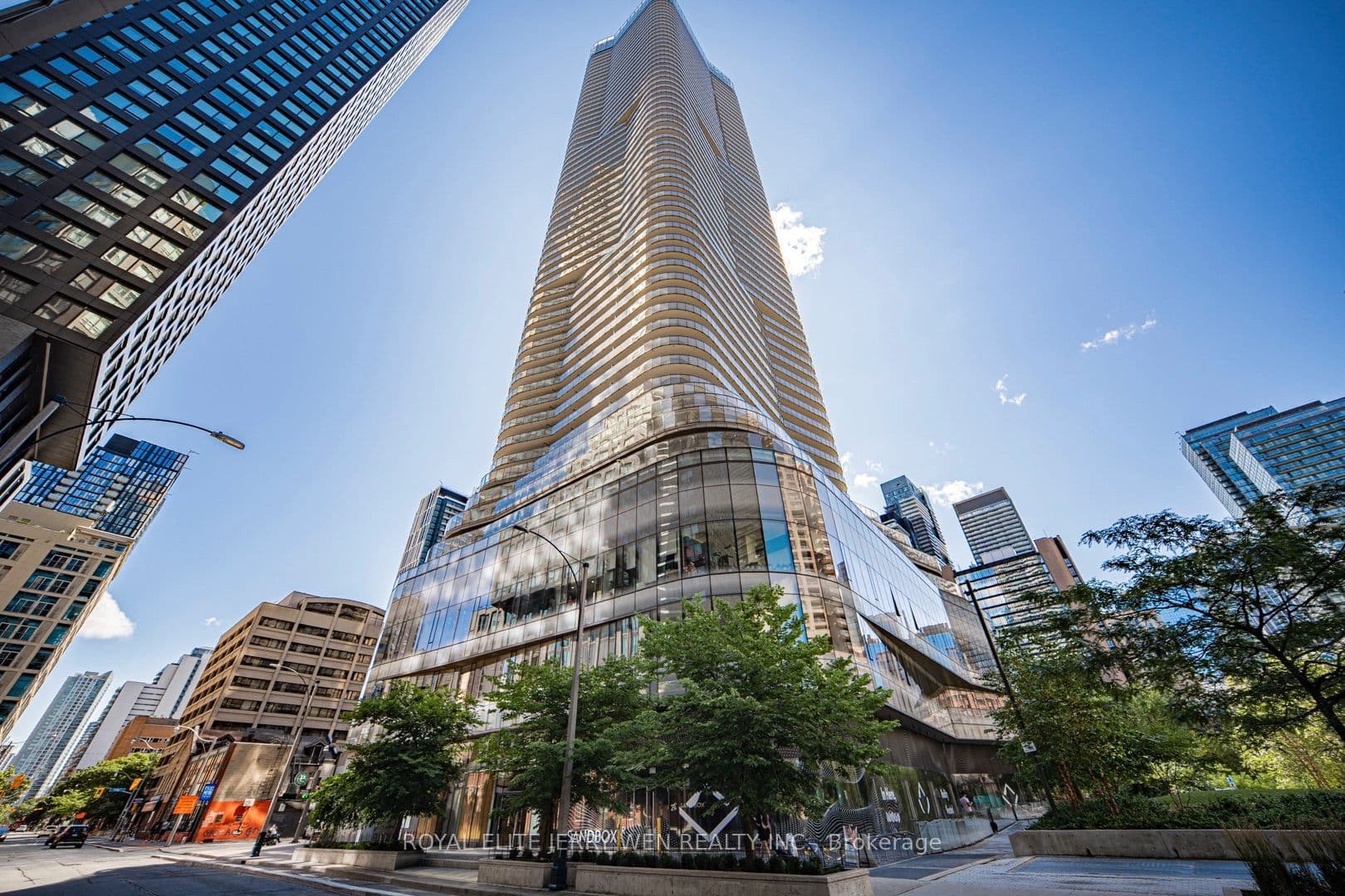 Suite 3104 · Floor 31, Unit 3104 · 11 Wellesley St W