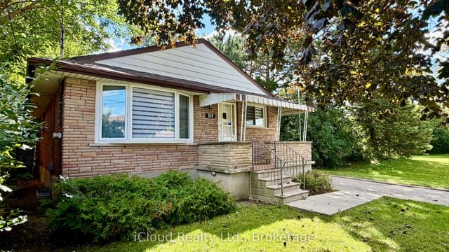 Detached at 119 Dixon Street, Kitchener, ON N2G 3E8