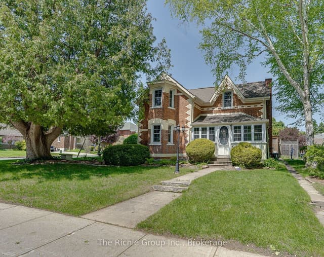 Detached at 15 Emma Street, Caledon, ON L7C 1K5