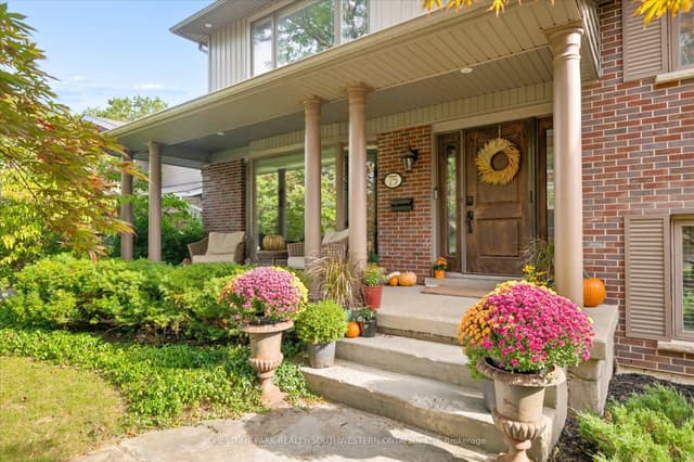 Detached at 75 Lyon Avenue, Guelph, ON N1H 5C7
