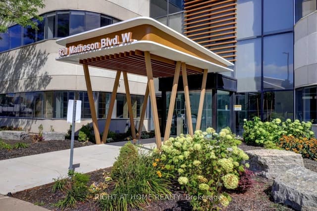 Office at 320 Matheson Boulevard W 202, Mississauga, ON L5R 3R1