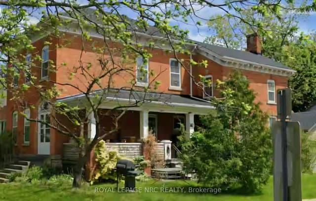 Duplex at 148 Geneva Street, St. Catharines, ON L3R 4N9