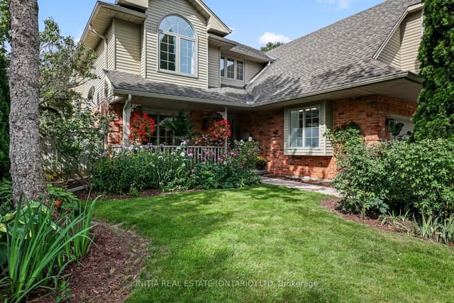 Detached at 82 Masonville Crescent, London North, ON N5X 3T2