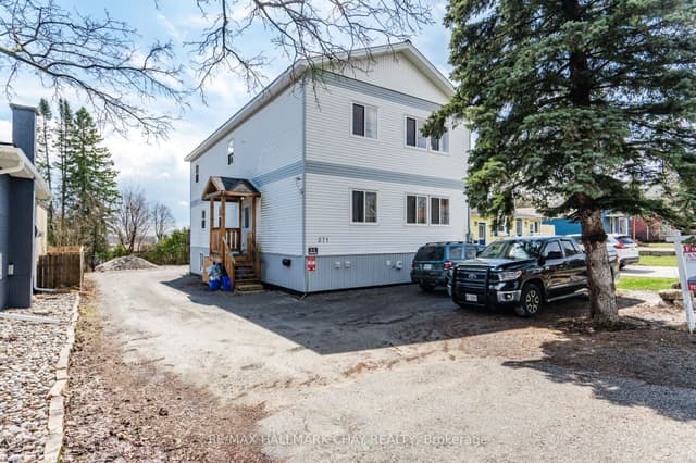 Duplex at 371 Barrie Road, Orillia, ON L3V 2S1