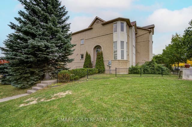 Att/Row/Townhouse at 247 Shirley Drive, Richmond Hill, ON L4S 1T9
