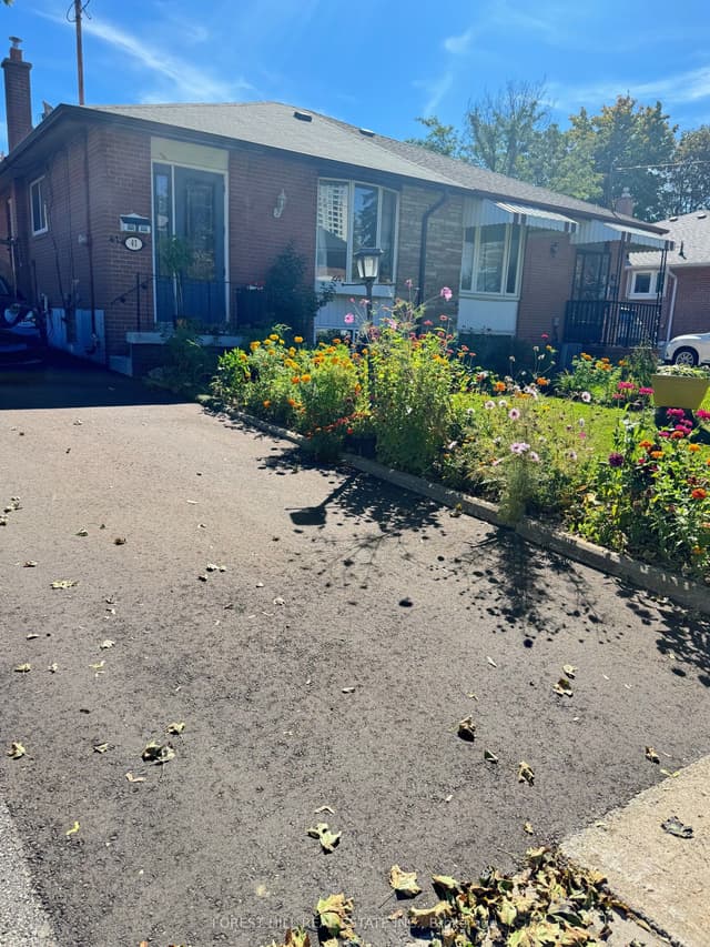 Semi-Detached at 41 Stoneton Drive BSMT, Toronto, ON M1H 2P6, Toronto E09