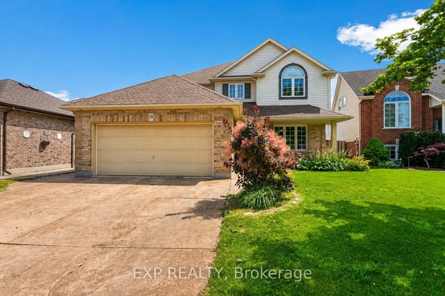 Detached at 18 Briarwood Drive, St. Catharines, ON L2S 4A7