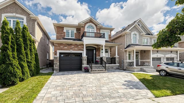 Detached at 35 Lauderdale Drive, Vaughan, ON L6A 4G8