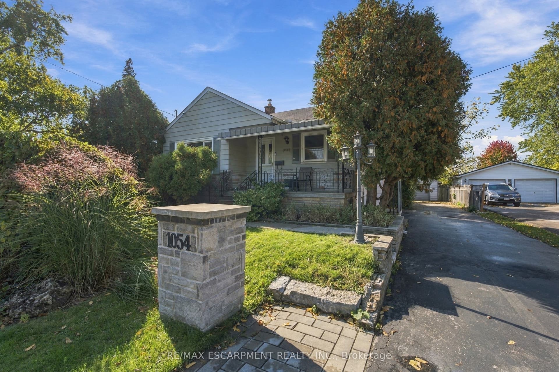 1054 Glendor Ave