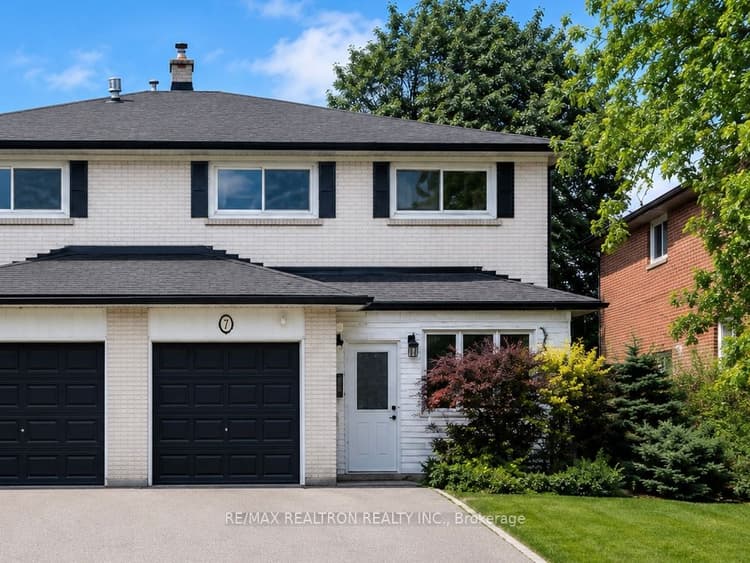 7 Fontainbleau Drive