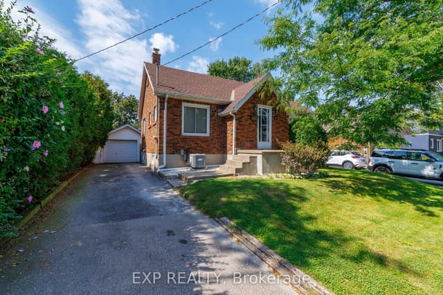 Detached at 61 Marmora Street, St. Catharines, ON L2P 3C2