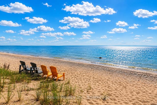 Detached at 731 Concession 15 W, Tiny, ON L9M 0H7