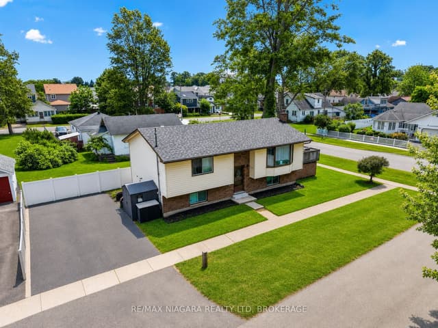Detached at 384 Dovercourt Road, Fort Erie, ON L0S 1B0