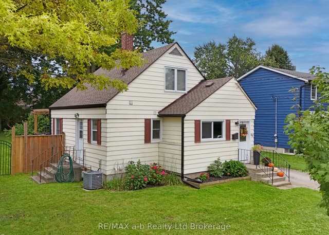 Detached at 357 Knightsbridge Road, Woodstock, ON N4S 7C8
