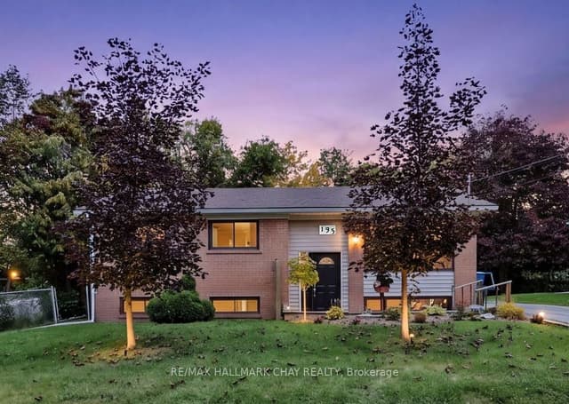 Detached at 135 Peter Street, East Gwillimbury, ON L9N 1L2